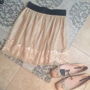 Cute flirty cream beige lace trim skirt